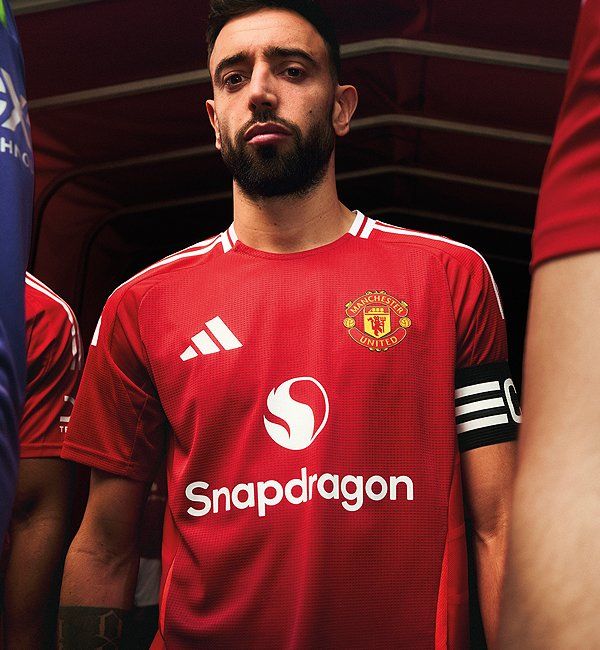Manchester United Home & Away Football Shirts & Kits
