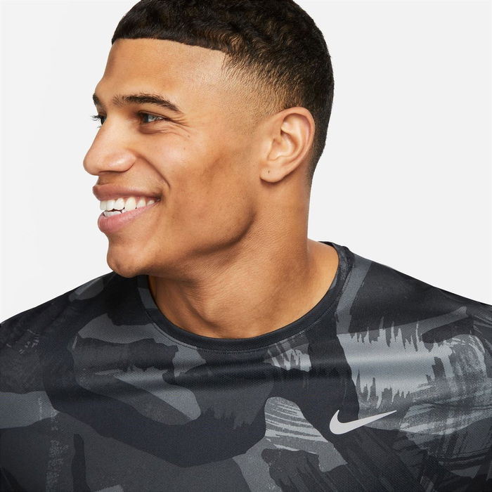 Nike Dri-FIT Miler Men's Short-Sleeve Camo Running Top.