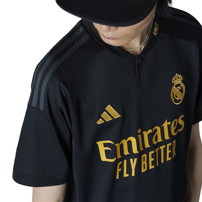 T-shirt Dragão Adidas Real Madrid 2014 Tamanho L em segunda mão