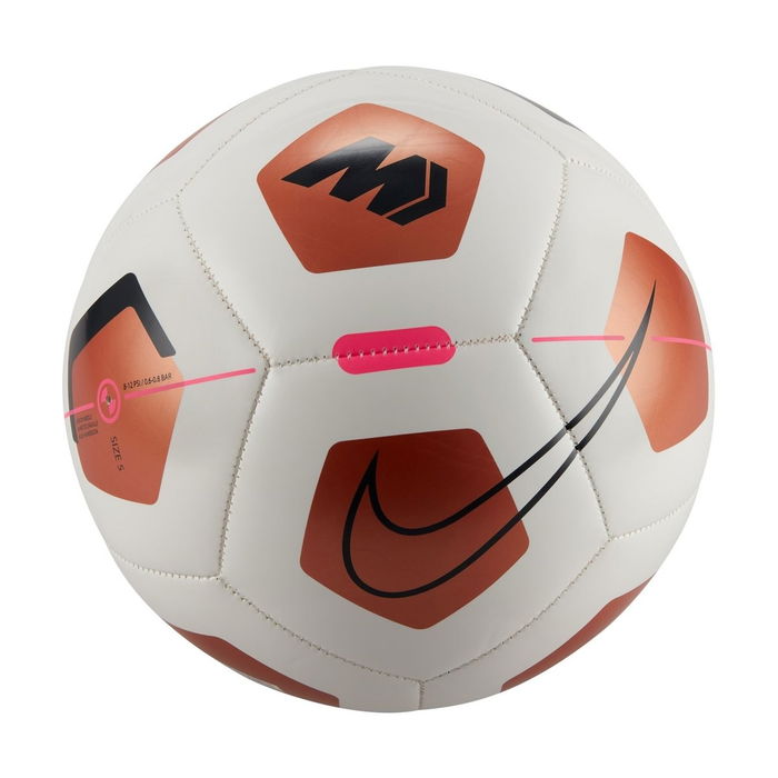 Pitch Premier League, Ballon de Football violet